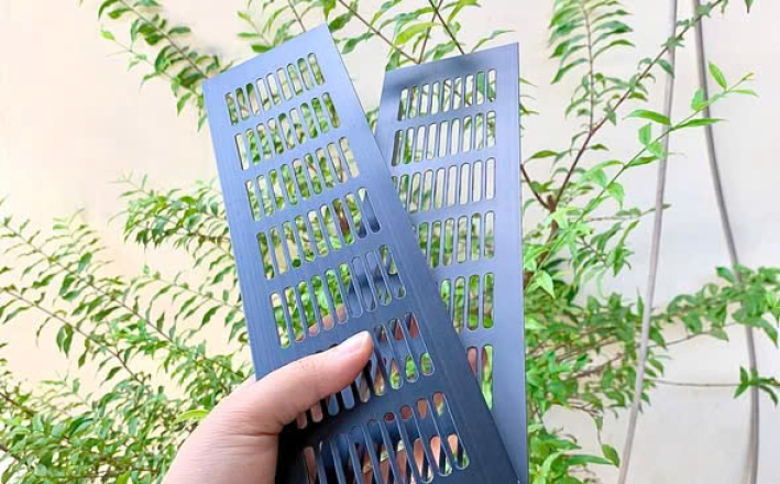 LƯỚI THÔNG GIÓ NHÔM MÀU ĐEN 